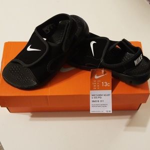 Boy's Nike Sandals NEW size 13c